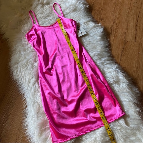 ❌SOLD❌ 🆕 NEON PINK BODYCON DRESS - Picture 5 of 5